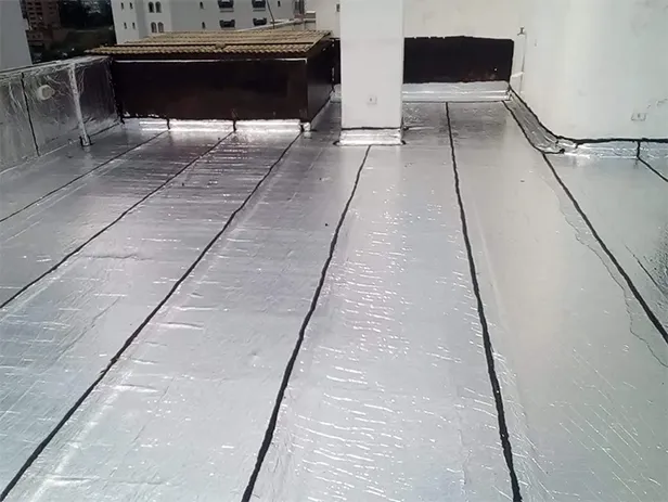 Colocação de Manta em Telhado de Lavanderia