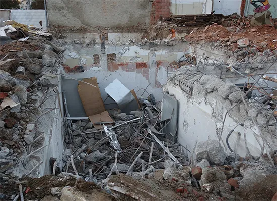 Demolição de Alto Risco na Zona Norte