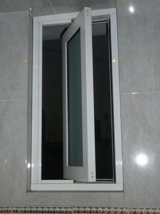 Janela Pivotante para Comércio